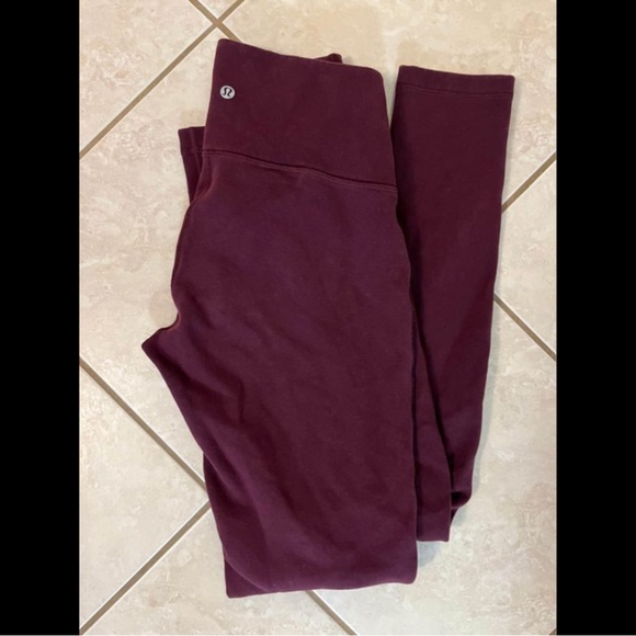Lululemon thermal leggings size 4 - Picture 2 of 2